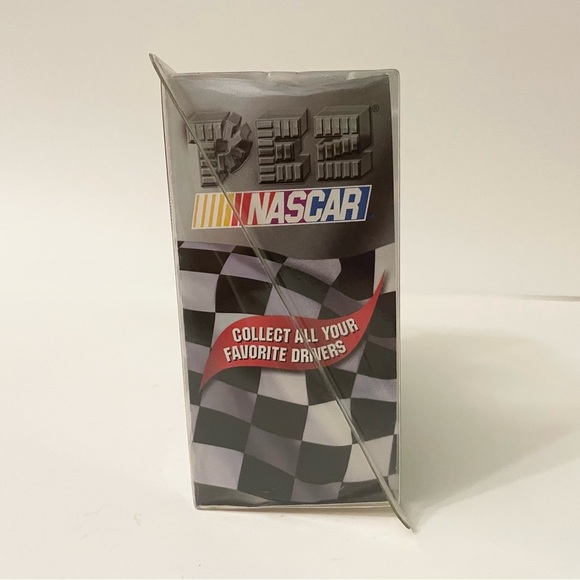 NASCAR Matt Kenseth #17 Hauler & Helmet PEZ Dispensers Gift Set - Picture 9 of 16